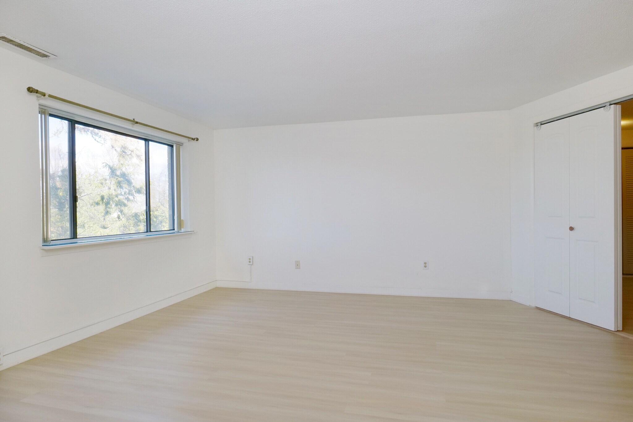 Building Photo - 159 Concord Ave