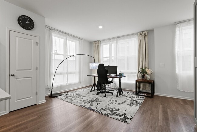 Building Photo - 343 Summit Cir