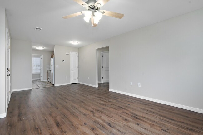 Building Photo - 241 Toni Ln