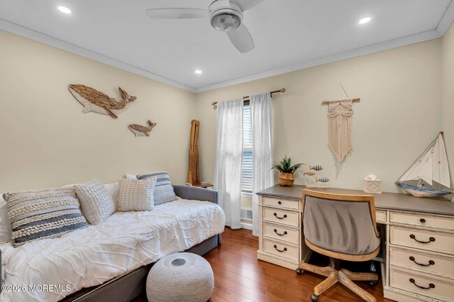 Building Photo - 1733 Melrose Ave