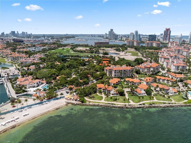 Building Photo - 19143 Fisher Island Dr