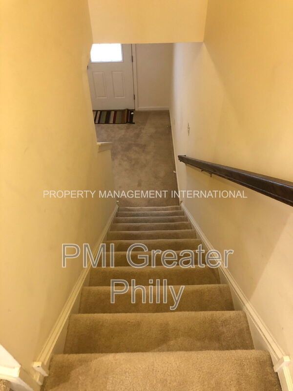 Building Photo - 106 Mercer Ct