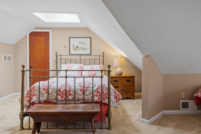 Building Photo - 69 Union Ave