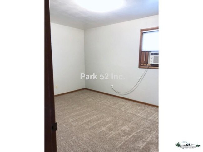 Building Photo - 317 4th Ave SW