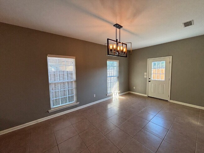 Building Photo - 241 Veritas Dr