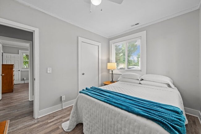 Building Photo - 4196 N Lee St