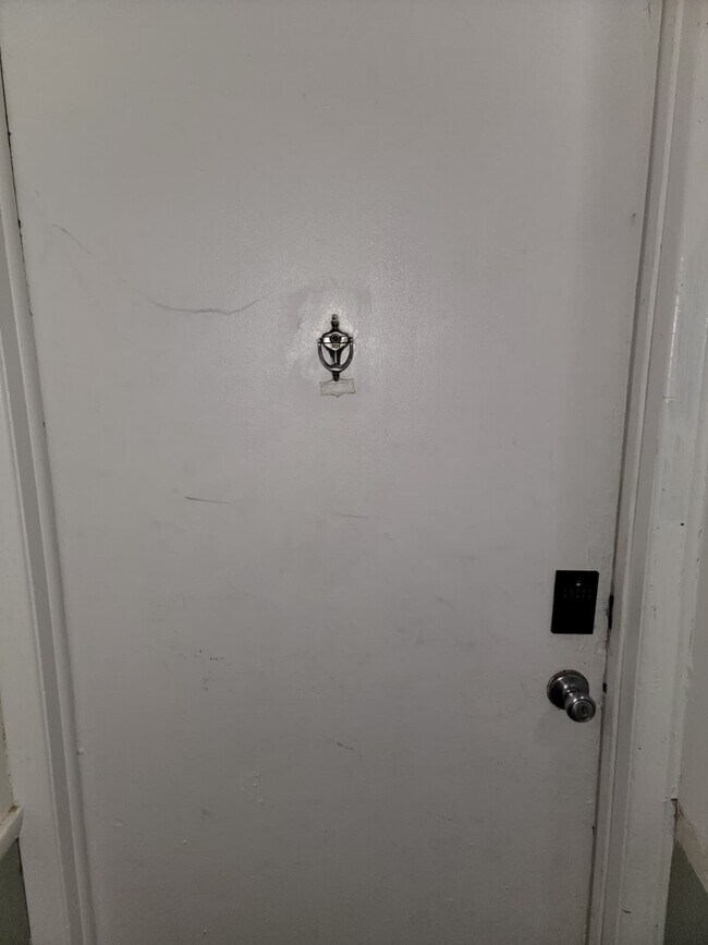 Building Photo - 14835 Euclid Ave