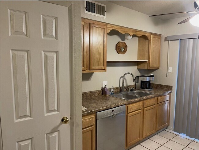 Building Photo - 12605 Copperwood Dr NE