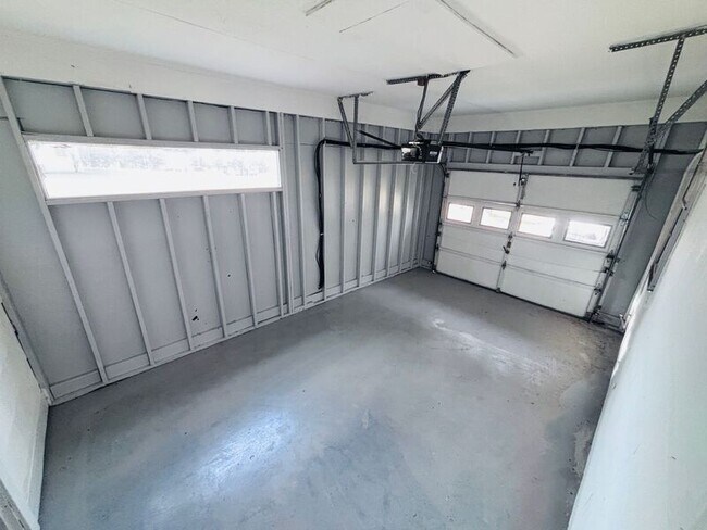 Building Photo - 5082 Lurline Dr
