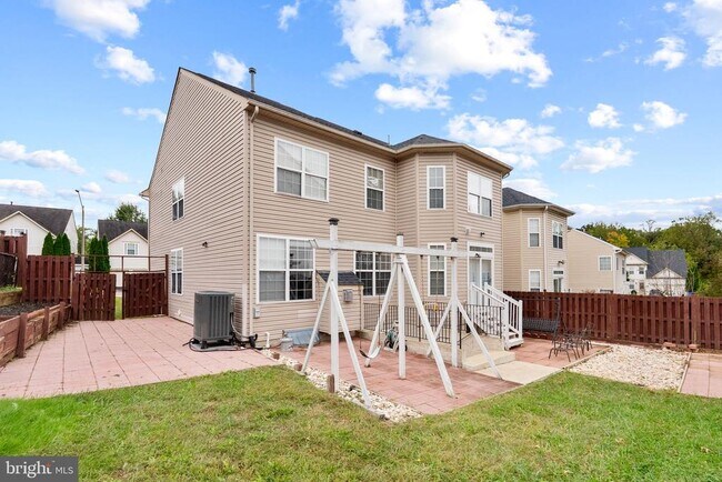 Building Photo - 15433 Leeds Hill Way
