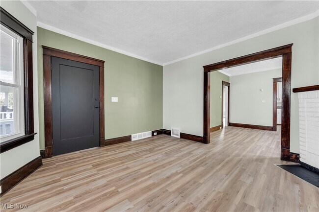 Building Photo - 428 E 148th St