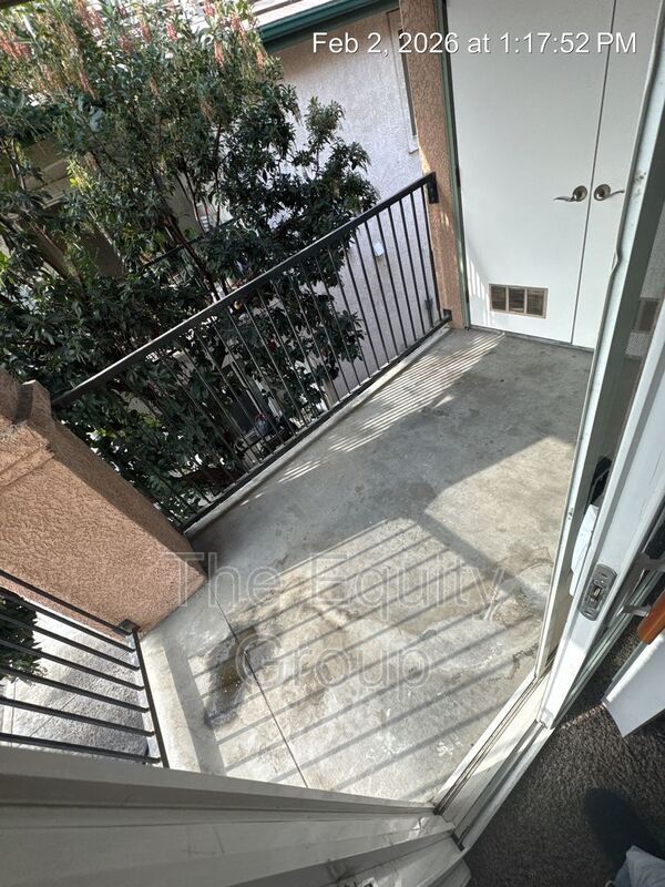 Building Photo - 2547 W Lark Ave