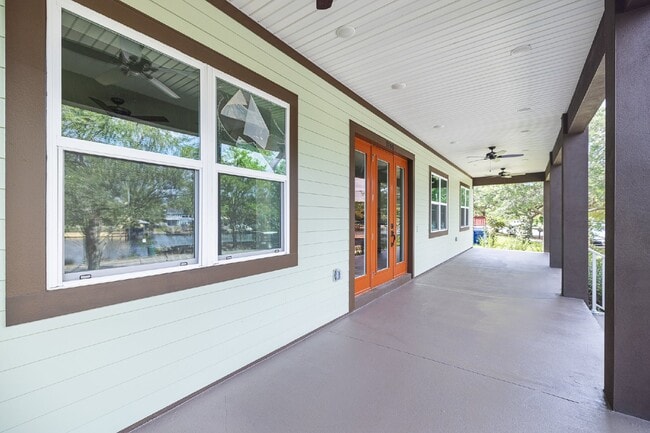 Building Photo - MODERN 3-BEDROOM W/ OFFICE WEST TAMPA HOME | BUILT 2023 | FENCED YARD | PET FRIENDLY