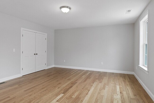 Building Photo - 149 Lowell Rd
