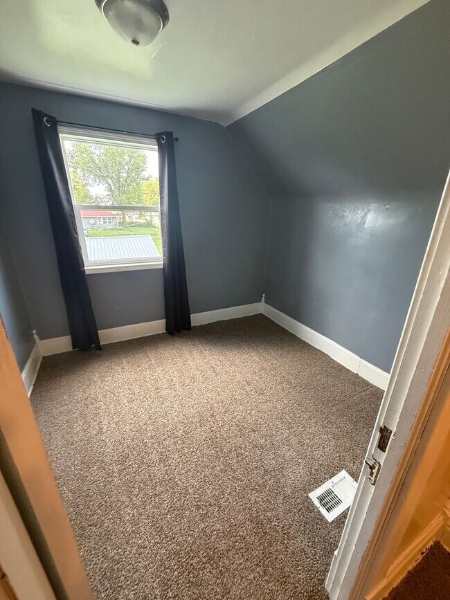 Building Photo - 207 Yetley St