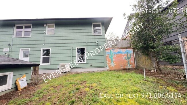 Building Photo - Ideal Location: 2BD/1BA, Garage & More! - ...