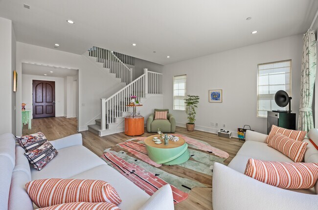 Building Photo - 135 Oakstone