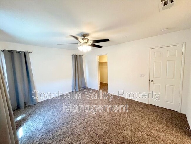 Building Photo - 532 Calle Vibrante