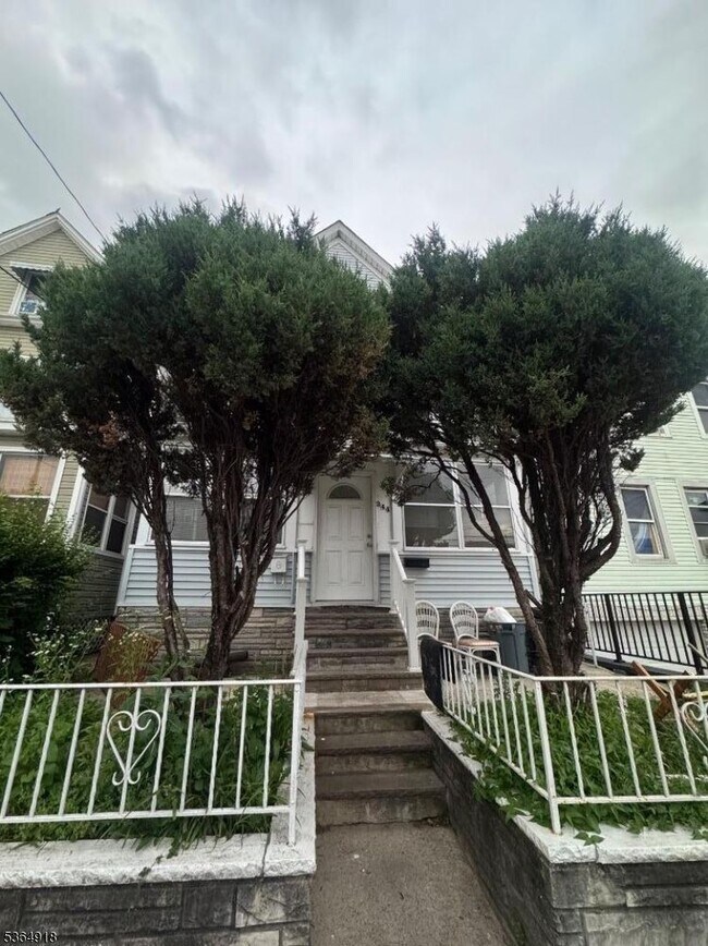 Primary Photo - 344 Washington Ave