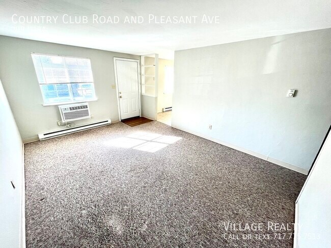 Building Photo - 605 Country Club Rd