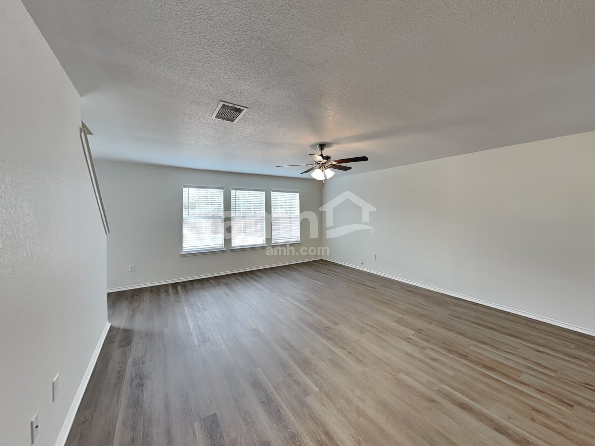 Building Photo - 7622 Bartell Point