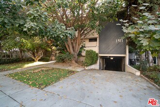 Building Photo - 1911 Overland Ave