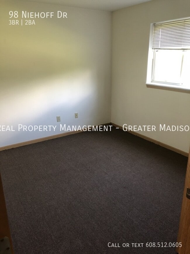 Building Photo - 98 Niehoff Dr