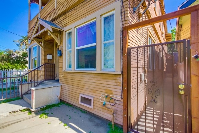 Building Photo - 528 S Avenue 19