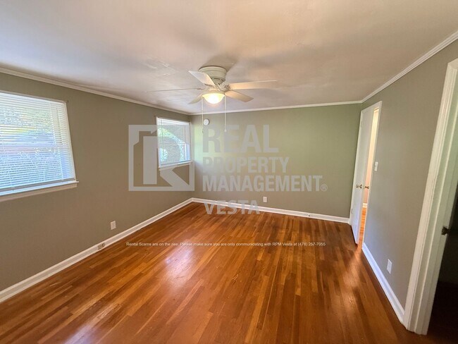 Building Photo - 1933 Deerwood Pl