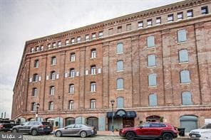 Building Photo - 1000 Fell St