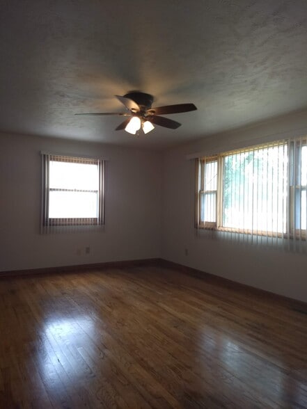 Primary Photo - 608 Spruce Ave