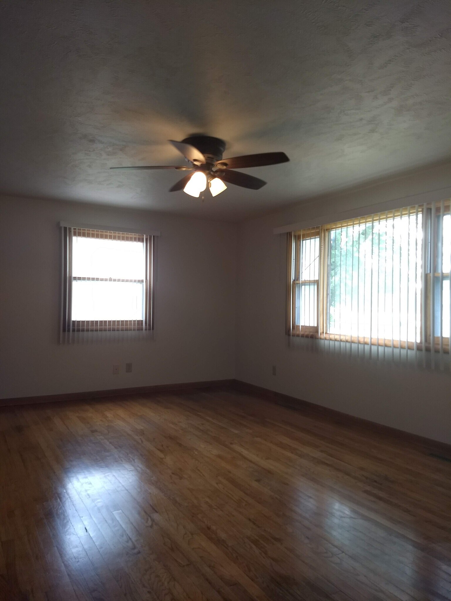 Building Photo - 608 Spruce Ave