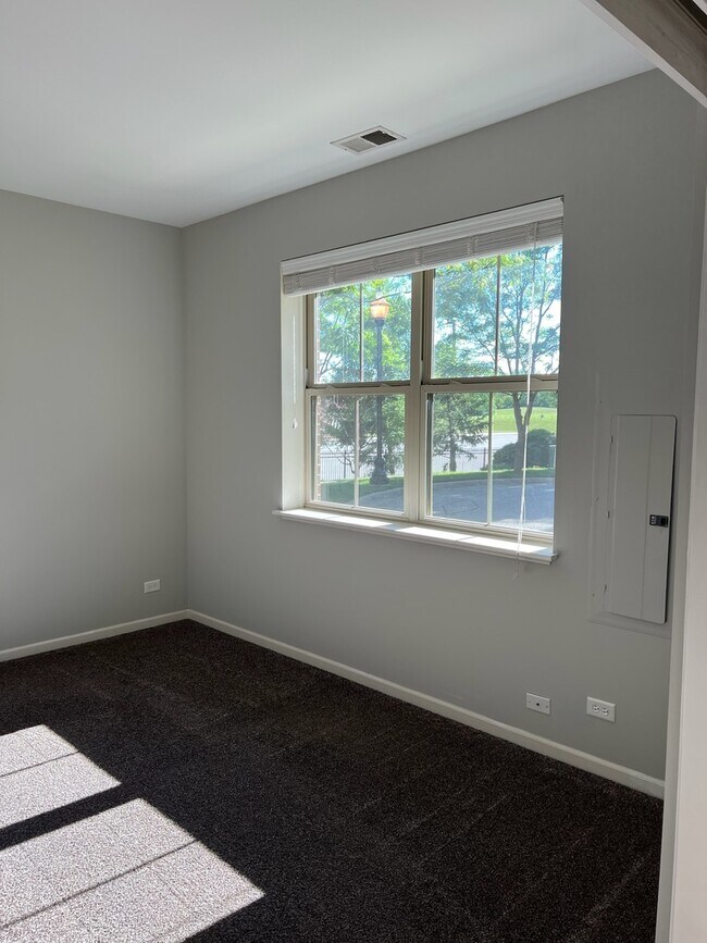 Building Photo - 705 Keystone Ln