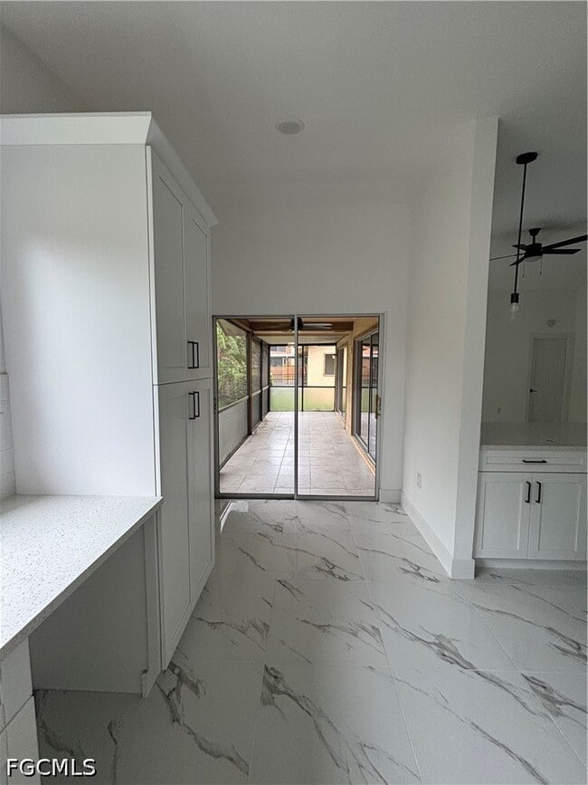 Building Photo - 6497 Royal Woods Dr