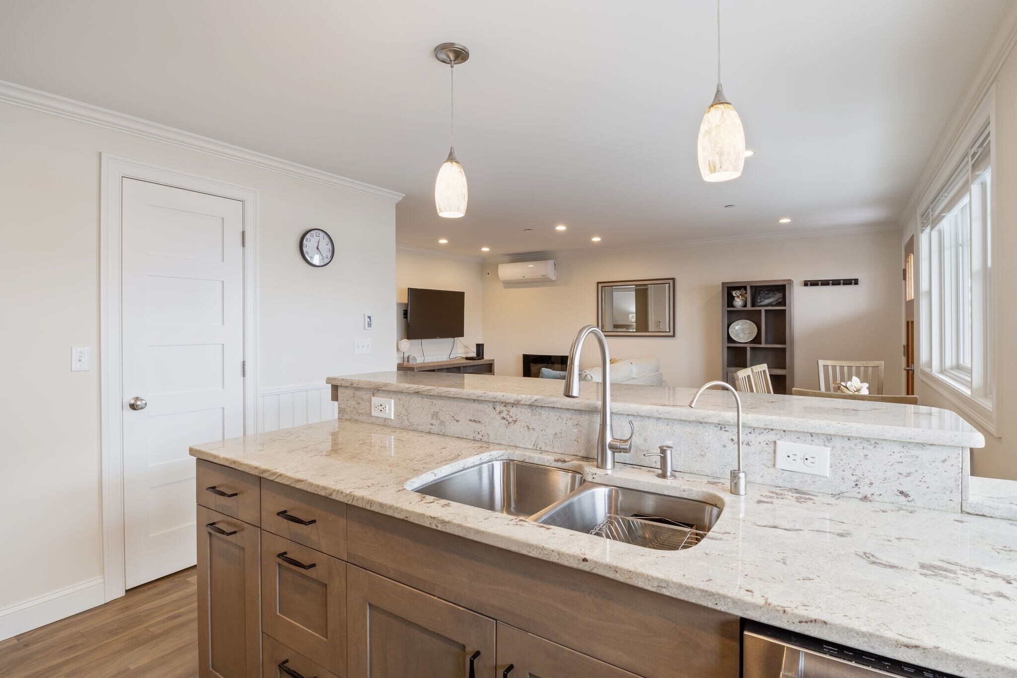 Building Photo - 3 King St