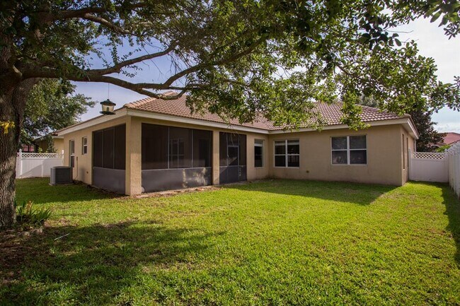 Building Photo - 3876 Shoreview Dr