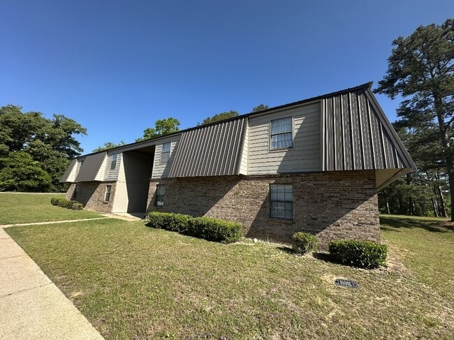 Building Photo - Eastgate Landing Apartments