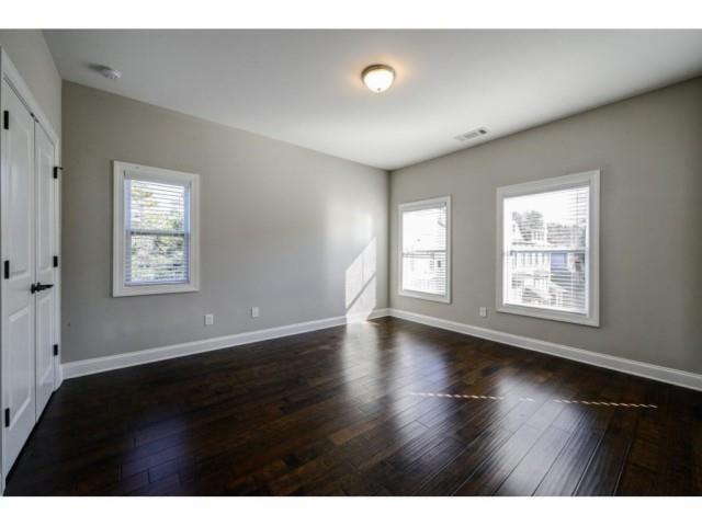Building Photo - 1295 Linden Ct