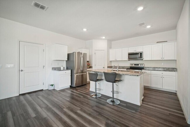 Building Photo - 200 Gemsbok Rd