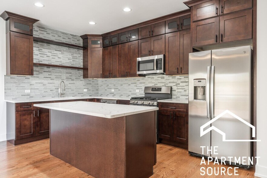 Building Photo - 3329 N Avers Ave