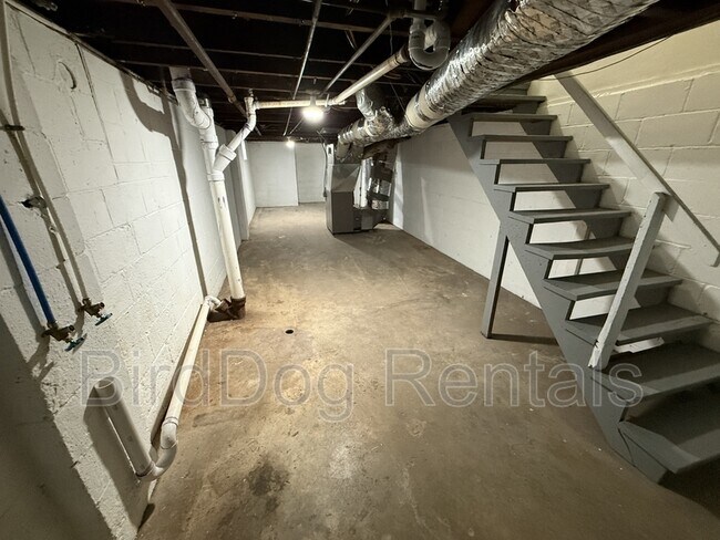 Building Photo - 710-712 Frebis Avenue - 712