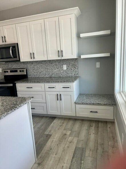 Building Photo - 166 Lakeshore Bay Dr