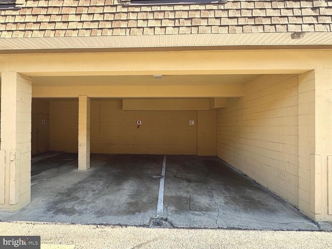 Building Photo - 3882 Manzanita Pl