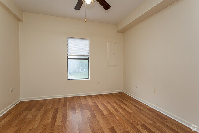 4 BR, 2 BA - 1621 SF - College Park Apartments