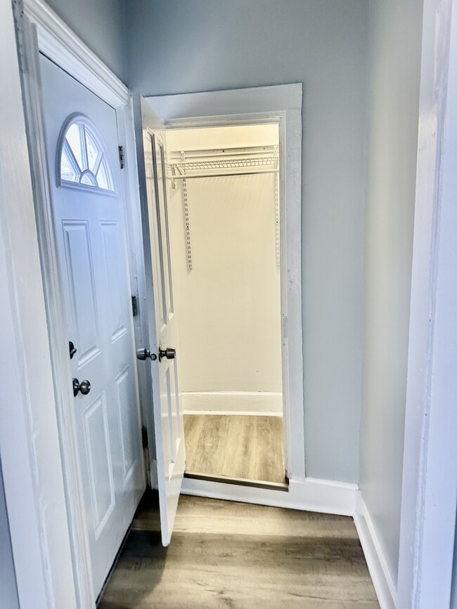 Building Photo - 1917 W 21st St