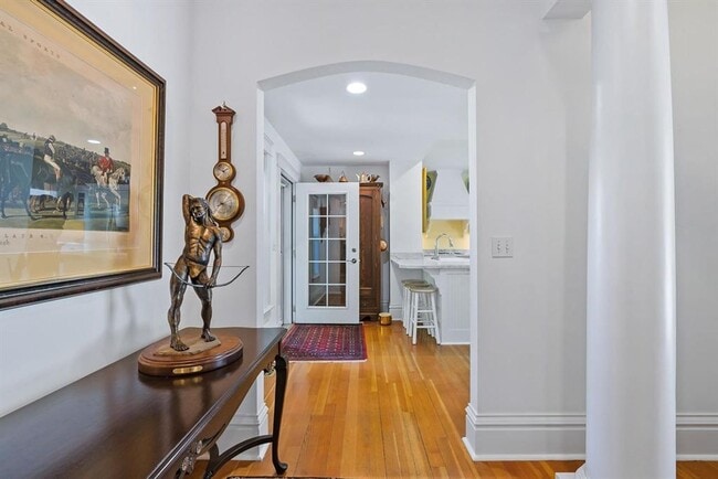 Building Photo - Historic Queen-Anne Style Home