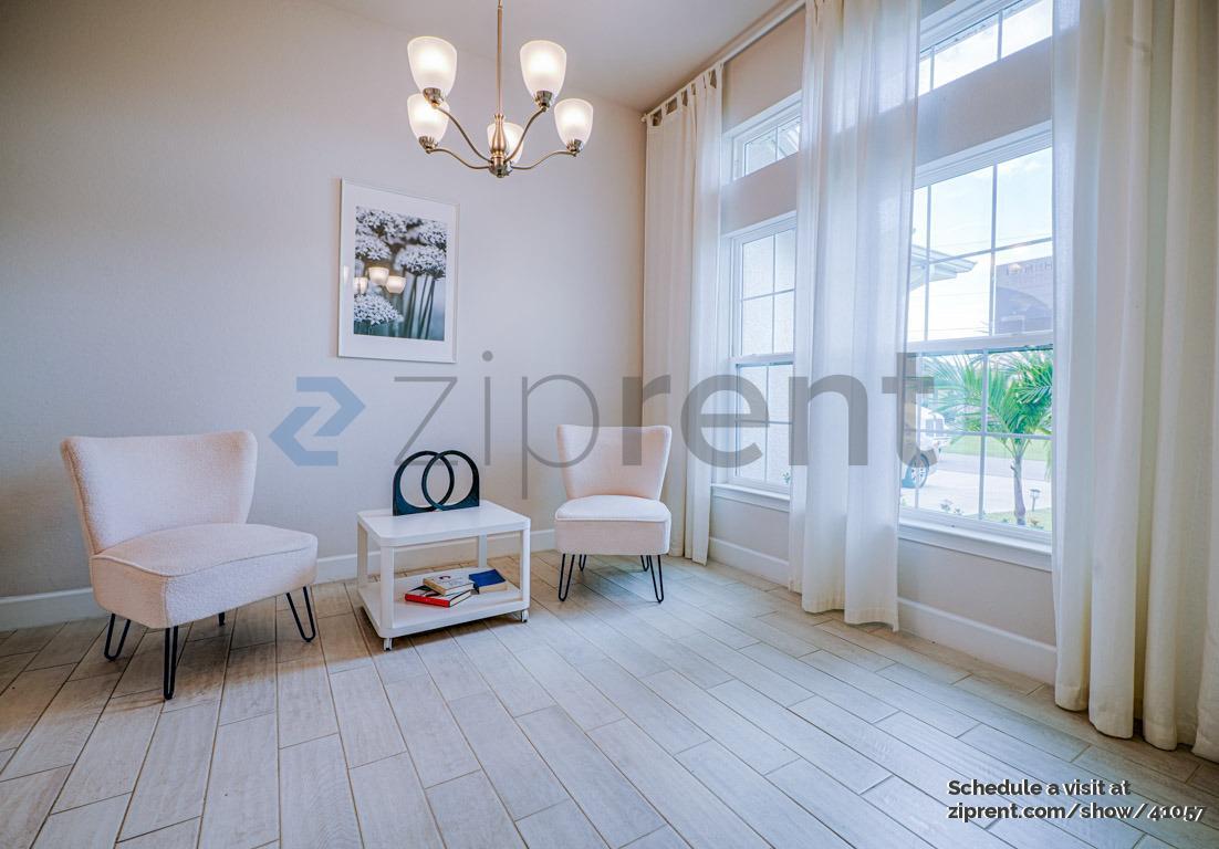 Building Photo - 15329 Aldama Cir