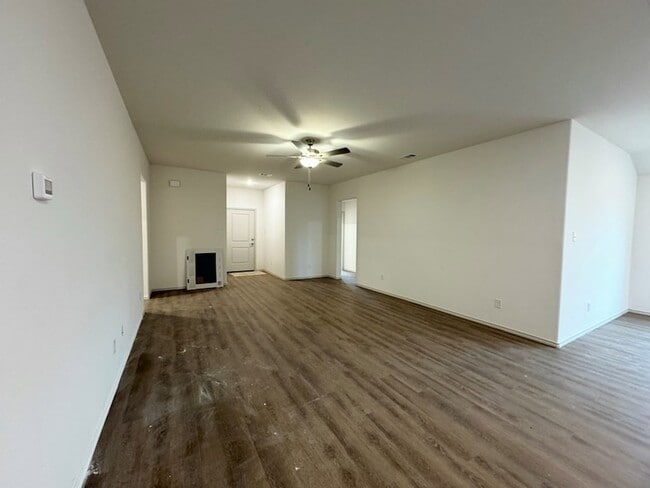 Building Photo - 2610 S County Rd