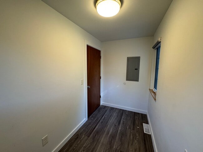 Building Photo - 3109 Hancock Ave