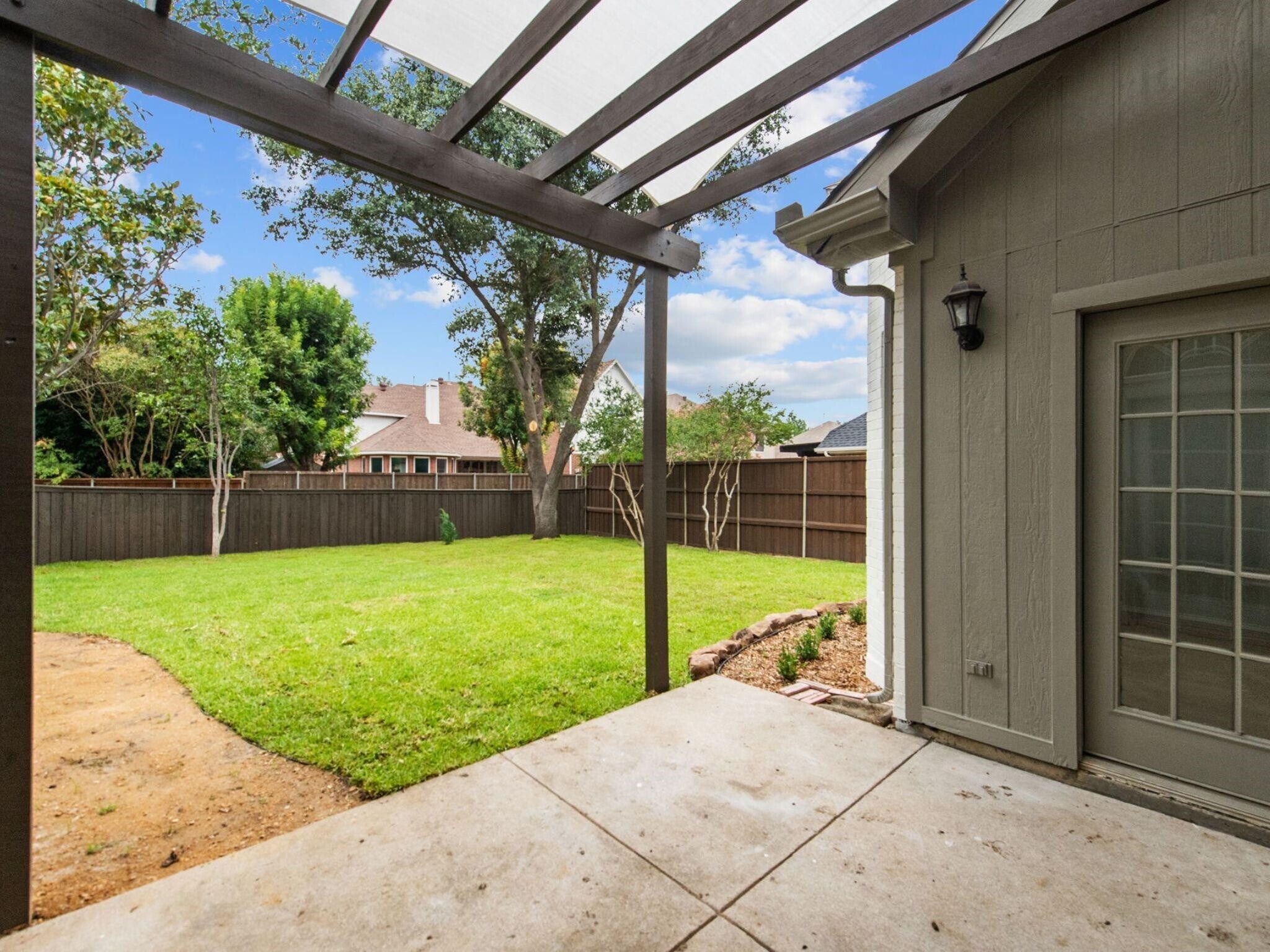 Building Photo - 2421 Kittyhawk Dr